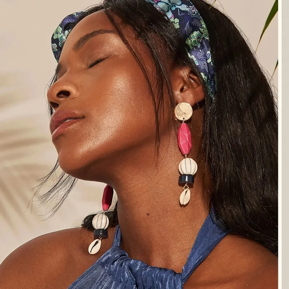 Vesca Kissed by Soft Matte Bronzing Powder in Maldives, rich neutral undertones